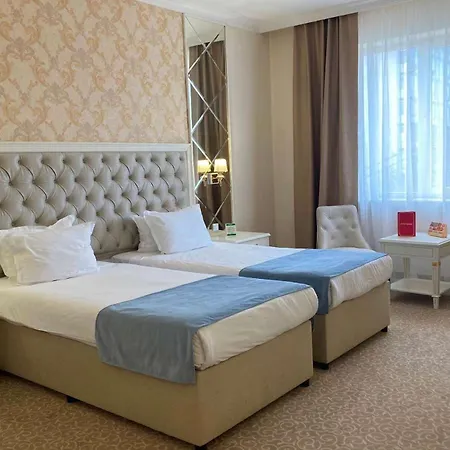 Ramada By Wyndham Trimontium Отель Пловдив