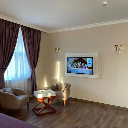 Ramada By Wyndham Trimontium Hotell 4*