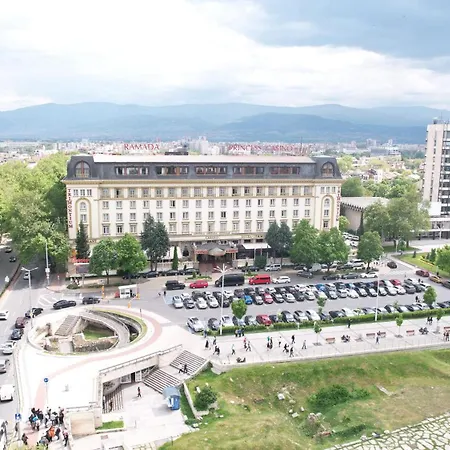 Отель Ramada By Wyndham Trimontium