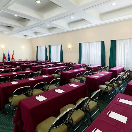 Отель Ramada By Wyndham Trimontium Пловдив