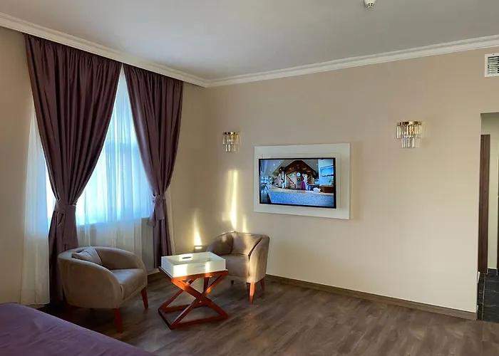 Ramada By Wyndham Trimontium Готель 4*