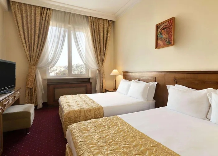 Ramada By Wyndham Trimontium 4* Пловдив