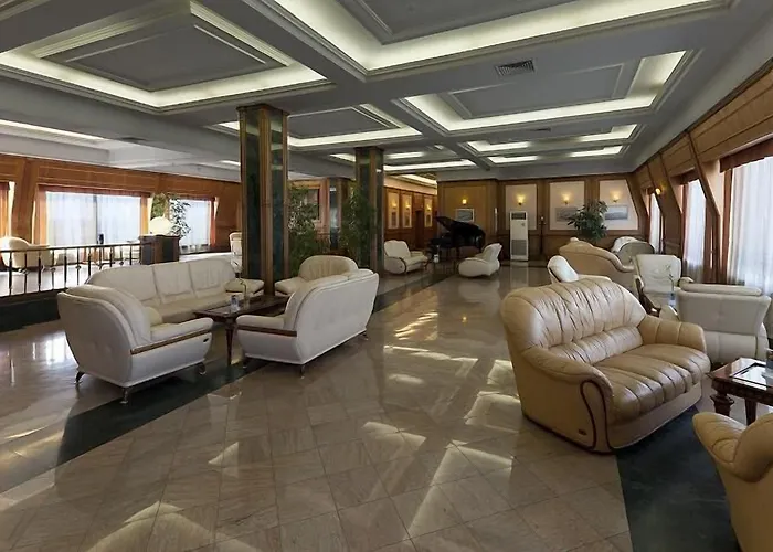 Ramada By Wyndham Trimontium Готель 4*