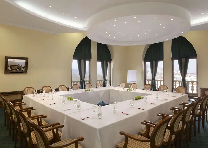 Ramada By Wyndham Trimontium Готель 4*