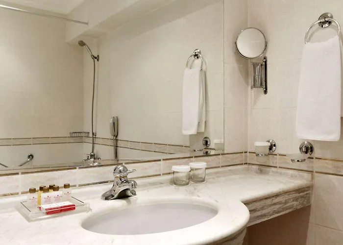 Готель Ramada By Wyndham Trimontium Пловдив