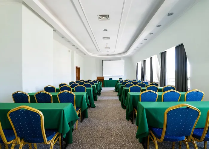 Ramada By Wyndham Trimontium Готель Пловдив