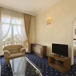 Hotel Ramada By Wyndham Trimontium 4*