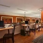 Ramada By Wyndham Trimontium Hotel 4*
