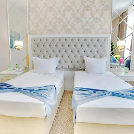 Ramada By Wyndham Trimontium Otel 4*