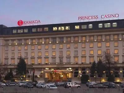 Ramada By Wyndham Trimontium Хотел 4*