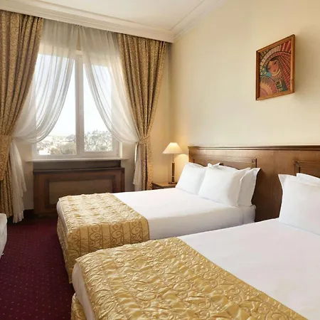 Ramada By Wyndham Trimontium 4* Пловдив