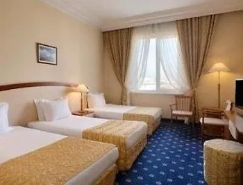 Ramada By Wyndham Trimontium Szálloda 4*
