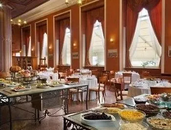 Ramada By Wyndham Trimontium Szálloda 4*