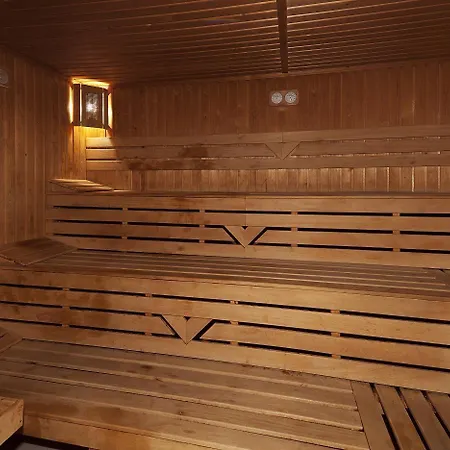 Ramada By Wyndham Trimontium Otel 4*