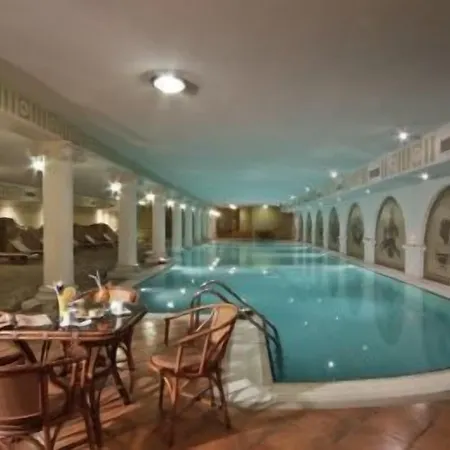 Ramada By Wyndham Trimontium Otel 4*