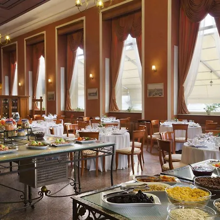 Ramada By Wyndham Trimontium Otel 4*