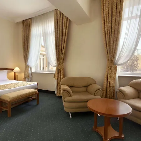 Ramada By Wyndham Trimontium Otel