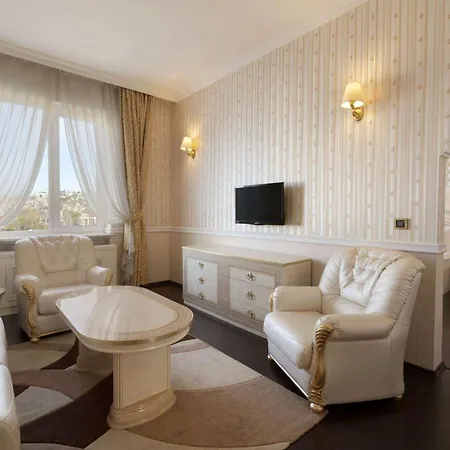 Ramada By Wyndham Trimontium 4* Пловдив
