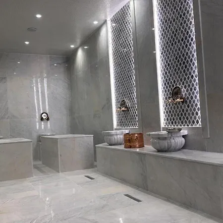 Ramada By Wyndham Trimontium فندق 4*