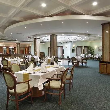Ramada By Wyndham Trimontium بلوفديف