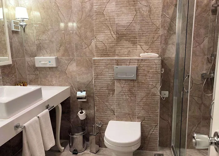 Ramada By Wyndham Trimontium Hotel